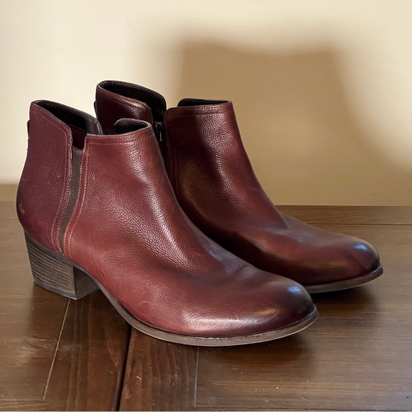 EUC Clark’s Maypearl Ramie size 12 Zip Booties, leather uppers and lining - Picture 2 of 15